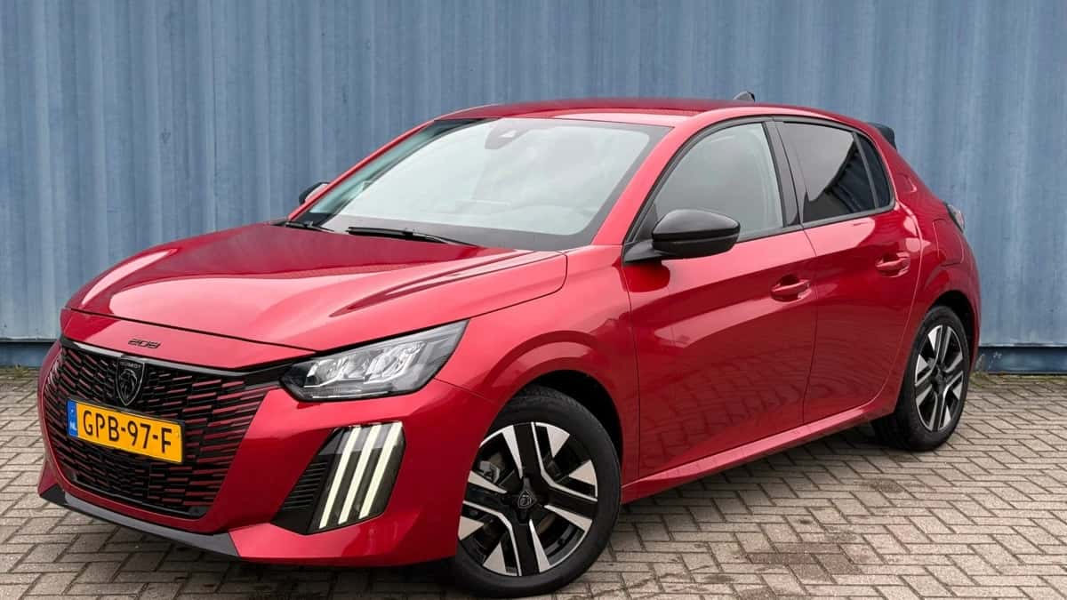 Peugeot 208 (2024) — foto 1