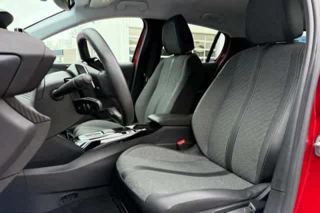 Peugeot 208 (2024) thumbnail 12