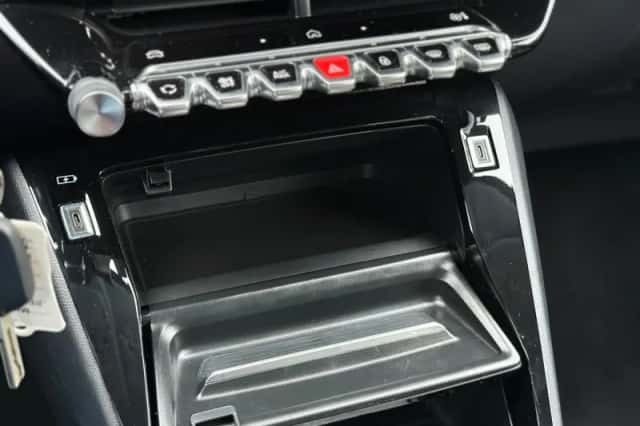 Peugeot 208 (2024) thumbnail 28