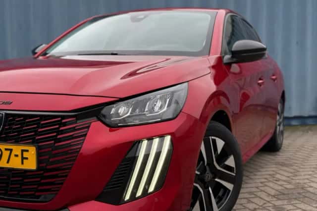 Peugeot 208 (2024) thumbnail 8