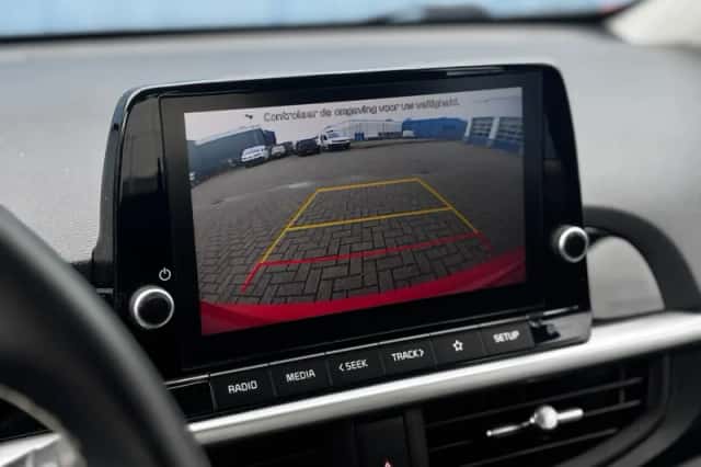 Kia Picanto (2021) thumbnail 16