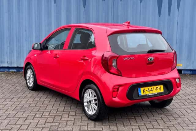 Kia Picanto (2021) thumbnail 3