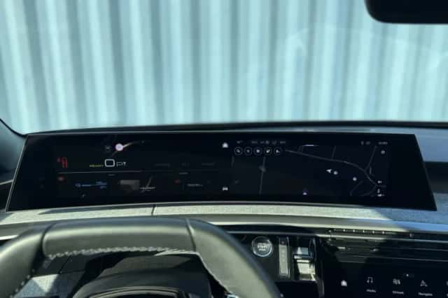 Peugeot e-3008 (2024) thumbnail 16