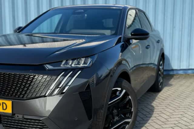 Peugeot e-3008 (2024) thumbnail 28