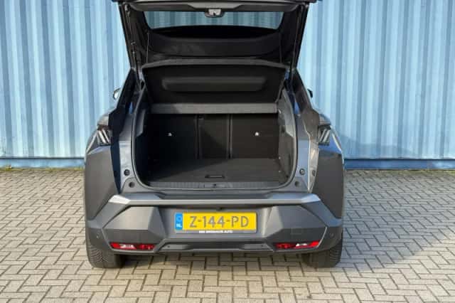 Peugeot e-3008 (2024) thumbnail 6