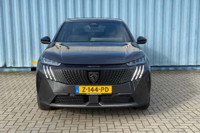 Peugeot e-3008 (2024) thumbnail 10