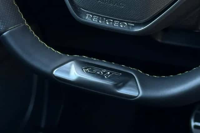 Peugeot e-2008 (2022) thumbnail 23