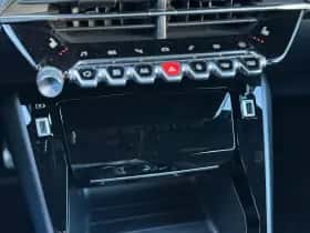 Peugeot e-2008 (2022) thumbnail 32