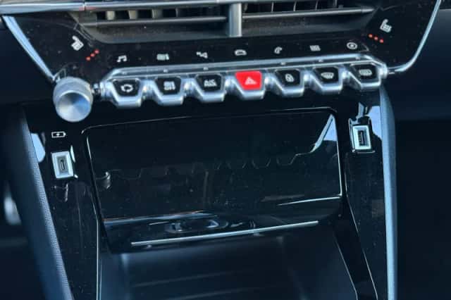 Peugeot e-2008 (2022) thumbnail 33