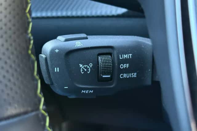 Peugeot e-2008 (2022) thumbnail 39