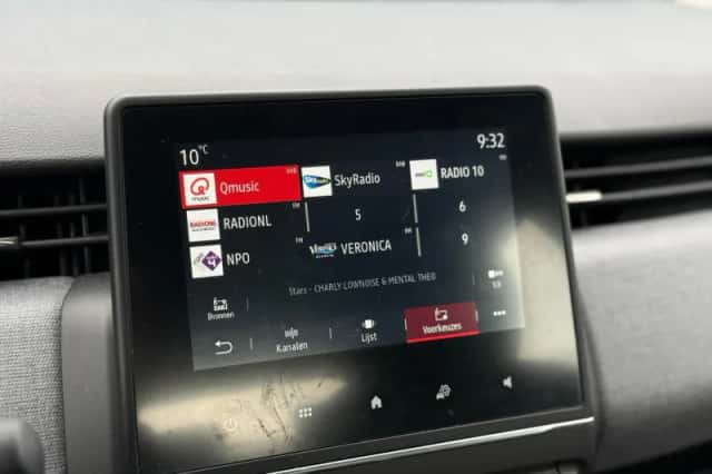 Renault Clio (2024) thumbnail 25