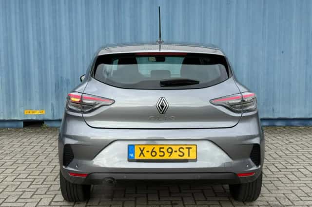 Renault Clio (2024) thumbnail 4