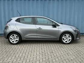 Renault Clio (2024) thumbnail 6