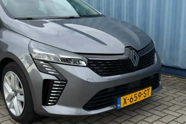 Renault Clio (2024) thumbnail 7