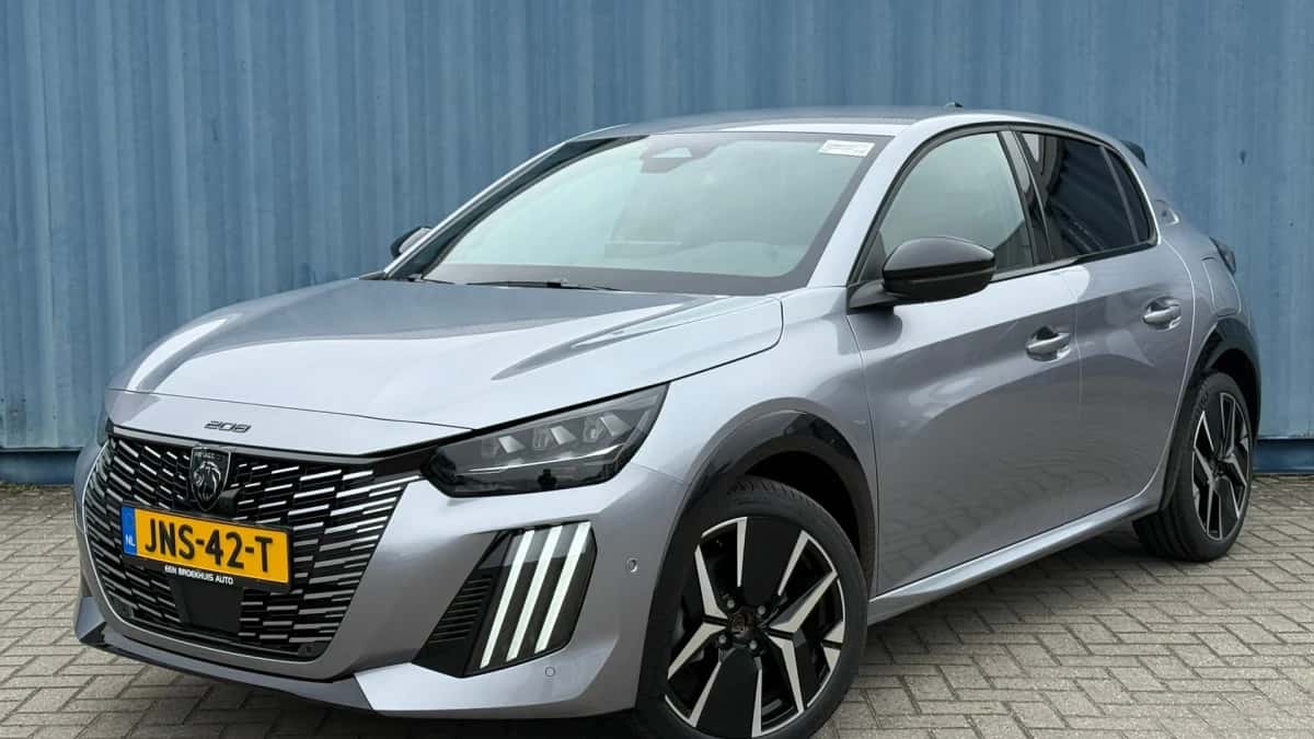 Peugeot 208 (2025) — foto 1