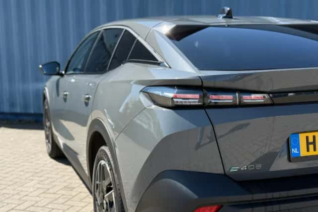 Peugeot e-408 (2025) thumbnail 14