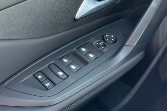 Peugeot e-408 (2025) thumbnail 35