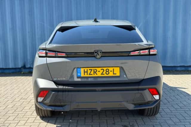 Peugeot e-408 (2025) thumbnail 5