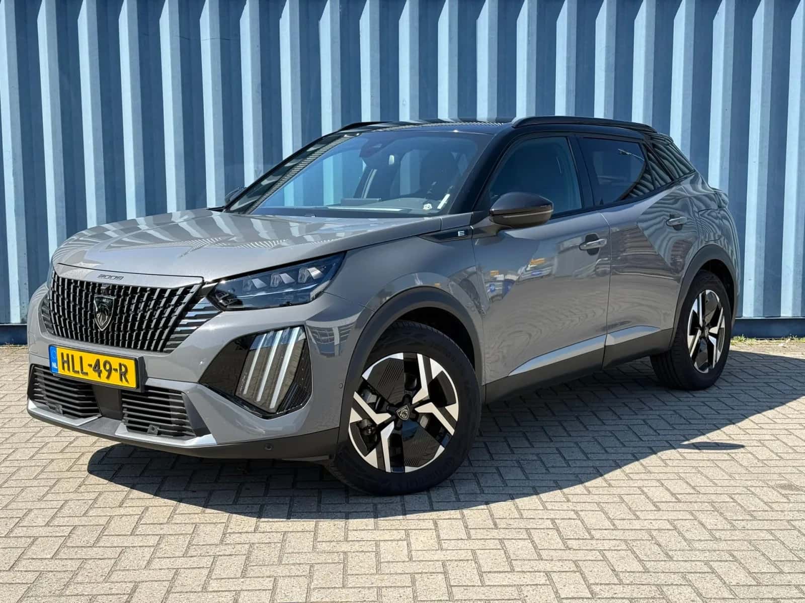Peugeot e-2008 (2025) — foto 1