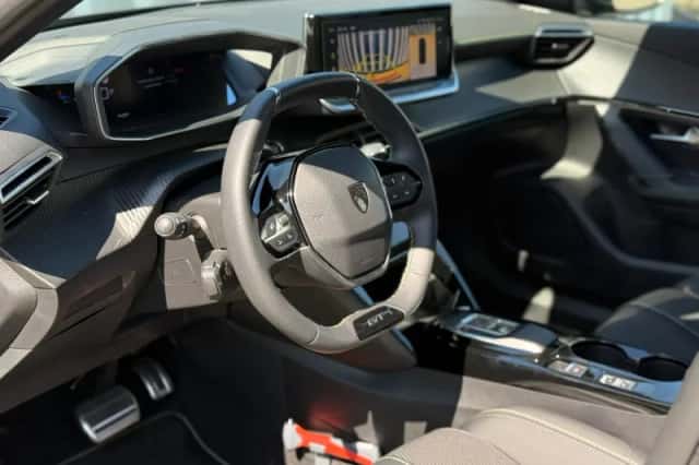 Peugeot e-2008 (2025) thumbnail 12