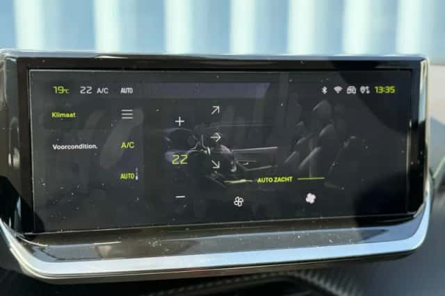 Peugeot e-2008 (2025) thumbnail 25