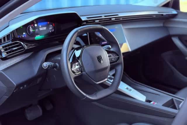 Peugeot 308 (2023) thumbnail 12