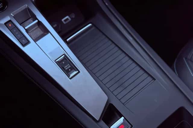 Peugeot 308 (2023) thumbnail 31