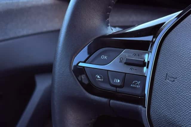 Peugeot 308 (2023) thumbnail 33