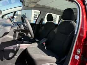 Peugeot 2008 (2015) thumbnail 12
