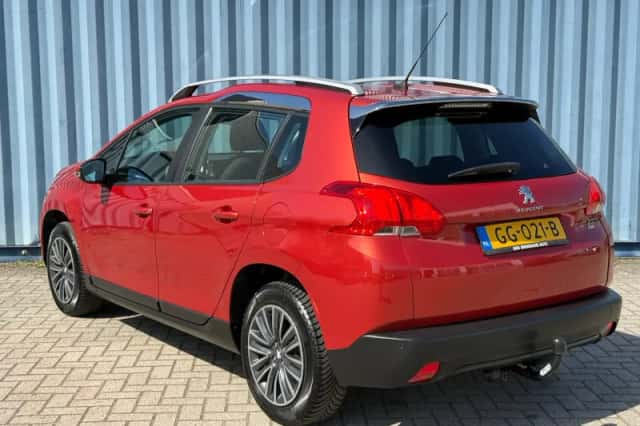Peugeot 2008 (2015) thumbnail 3