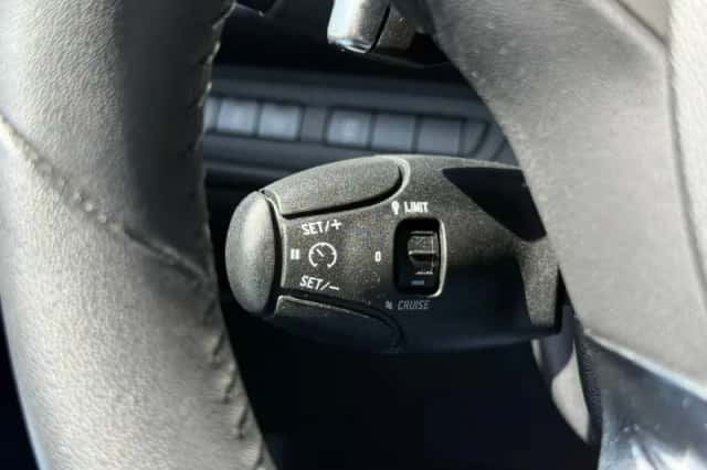 Peugeot 2008 (2015) thumbnail 25