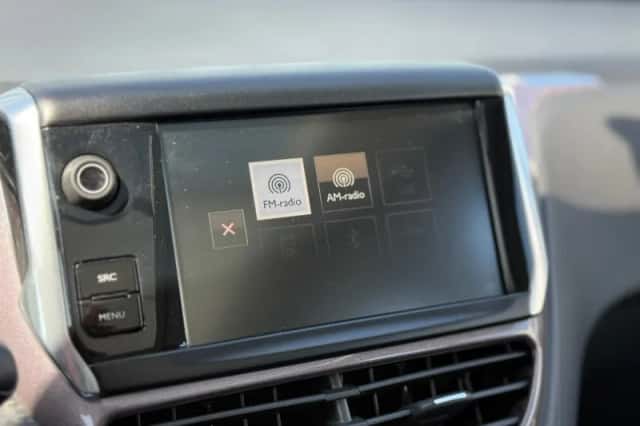 Peugeot 2008 (2015) thumbnail 28
