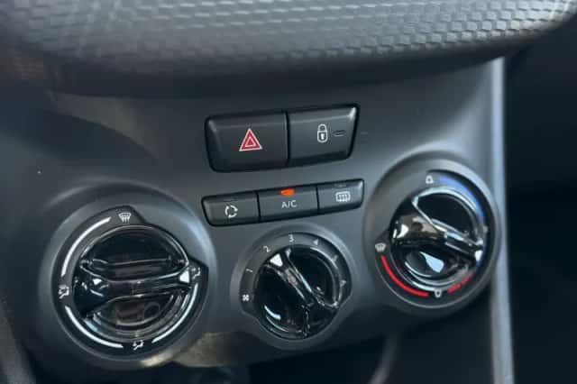 Peugeot 2008 (2015) thumbnail 31