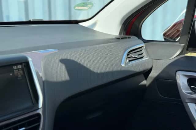 Peugeot 2008 (2015) thumbnail 34