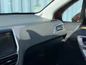 Peugeot 2008 (2015) thumbnail 34