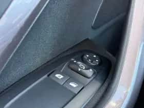 Peugeot 2008 (2015) thumbnail 35