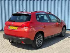 Peugeot 2008 (2015) thumbnail 5