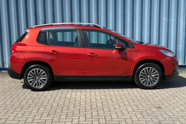 Peugeot 2008 (2015) thumbnail 6