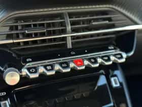 Peugeot 2008 (2025) thumbnail 18