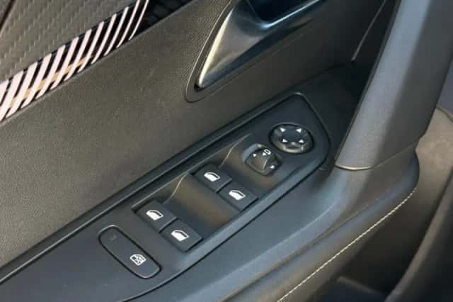Peugeot 2008 (2025) thumbnail 24