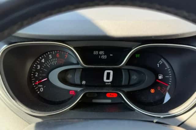 Renault Captur (2018) thumbnail 23