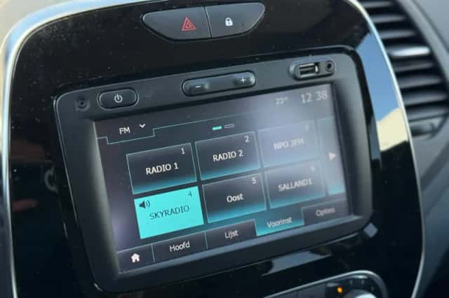 Renault Captur (2018) thumbnail 26