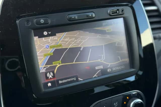 Renault Captur (2018) thumbnail 27