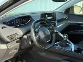 Peugeot 3008 (2022) thumbnail 11