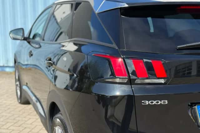 Peugeot 3008 (2022) thumbnail 15
