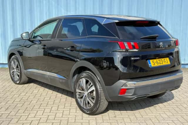 Peugeot 3008 (2022) thumbnail 3