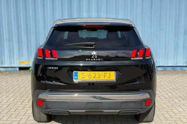 Peugeot 3008 (2022) thumbnail 4