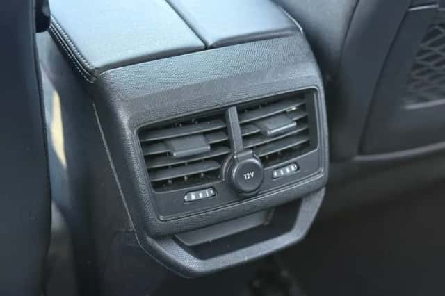 Peugeot 3008 (2022) thumbnail 36