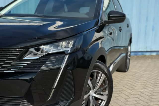 Peugeot 3008 (2022) thumbnail 9