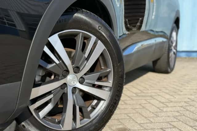 Peugeot 3008 (2022) thumbnail 10